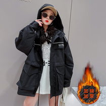 Girls tooling clothes plus velvet thickened jacket foreign style 2021 autumn and winter big children cotton clothes long windproof hooded