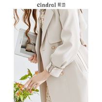 Xi Lands 2022 Spring new beige winecoat jacket female small sub classic retro temperament double-row buttoned coat