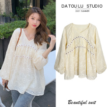 Pregnant women autumn fashion small fragrant temperament lace embroidery long sleeve top loose casual T-shirt pregnant women clothes