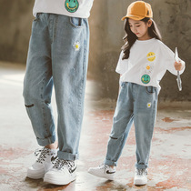 Girls baby chicks jeans 2022 summer dress new Korean version of the Korean Air Childrens casual loose old daddy pants CUHK