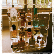 Large stepped door perfume rack dustproof perfume display box acrylic skin care transparent desktop storage box