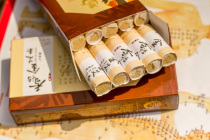 Fragrant Yiyi Ebar Seven years Chen Jinai Article Seven annuities Ai 40: 1 Golden Avelvet Article Moxibustion Strips 5161718