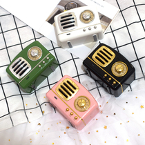  Valentines Day to send men and women friends wireless retro Bluetooth speaker pluggable U disk small speaker shaking sound birthday gift pink