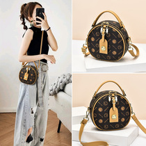 Shanghai spot warehouse Qingpu District guest supply outlet discount tide fashion round shoulder cross-body pet bag women