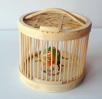  Handmade bamboo woven grasshopper cage Bamboo song insect utensils Cricket cage Cricket grasshopper butterfly animal Childrens gift