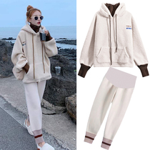 Pregnant women autumn and winter suit fashion new Korean version of sweatshirt winter thickened cashmere lamb coat two-piece set