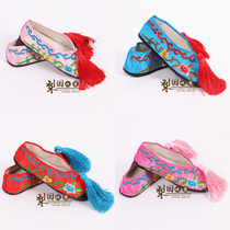 Opera shoes Opera color shoes flat embroidered shoes childrens ancient shoes womens embroidered shoes Yue opera Jinghuadan shoes Miss shoes