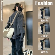 Autumn and winter womens 2022 new spring salt line to wear the imperial sister gentle light mature wind high-grade sweater two-piece suit