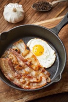 (No added black pork raw chopped bacon) entrance that feels the salty bounty of the meat is chewy and chewy 