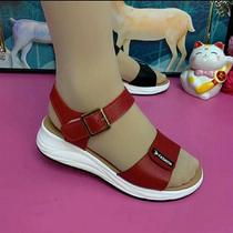 Summer 2021 new moms shoes true soft leather anti-slip soft bottom mid-aged flat comfort Jane about 100 lap sandals