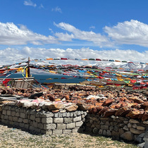 September 2022 Tibet Fortuna Lake Sijin Lacuo hanging prayer flag blessing the flag five-color wind horse flag Longda