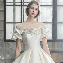 High-end satin word shoulder wedding dress main yarn 2021 new bride heavy industry luxury simple atmosphere super fairy tail