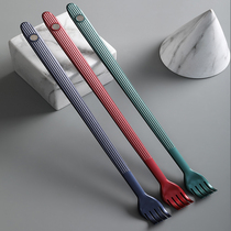 The magnetic attraction doesnt require people to itch and scratch the back of the back to catch the itch the old man is ticking the itch and scratching the itch small pickpocket.