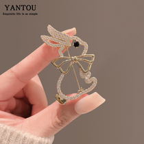 Rabbits cute Japanese rabbits breast needle dress decoration with light luxury breast needle needle
