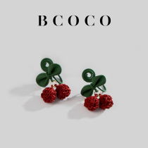 Red Cherry ear nail Mosquito Coil Dish Ear Clip Without Earrings Earrings Woman 2021 New Tide Fashion 100 Hitch Winter Ear Accessories