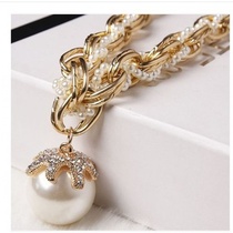 Korean fashion exaggerated necklace Large pearl pendant Petal multi-layer thick chain Clavicle chain Womens Korean jewelry necklace