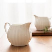 High-grade ceramic coffee small Milk Cup with large capacity Milk Cup small milk tank milk bottle pull flower English European style personalized milk can