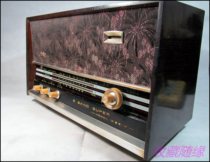 Hengfang Workshop Red Light Radio Props Radio Antique Radio 711 Electronic Tube Radio Shop Window Swing