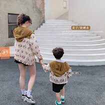 Parent-child Sunscreen Clothes Mother and Child 2021 Summer New Boys Korean Color Patchment Childrens Loose version Breathable Hooded Top