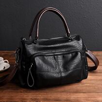 The new leather fashion and single shoulder bag soft leather in 2022 is a simple large capacity skin sling bag tide