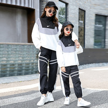 Different kind of pro-sub-dress spring mother womens clothing sports collage suit foreign air spring autumn Korean version mother-son two sets of damp
