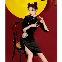 Black velvet cheongsam 2021 new young high-end temperament autumn and winter tide improved short winter thickened