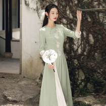 Ao Dai cheongsam young 2021 new autumn and winter long sleeve girl improved temperament high-end green embroidery long