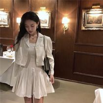 Design sense foreign style short suit jacket womens spring two-piece suit loose Korean suit white top