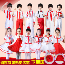 Childrens choral dress rehearsal for primary and middle school students big choir red songs few first members to perform dress men and women suits