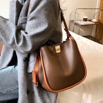 Love at first glance ~ this issue's blockbuster recommendation is to run in the rain just to wait for your pet to slung a shoulder bag