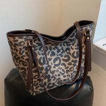 Shanghai warehouse withdrawal cabinet clearance outlets outlet flagship store discount shoulder bag wsxsa