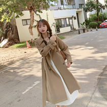 Medium and long windbreaker female small 2022 autumn new Korean waist slimming fashionable foreign style coat tide