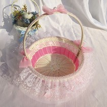 Hand-held rattan wedding flower boy bridesmaid flower basket Easter candy basket Christmas Eve Christmas basket dancing flower basket