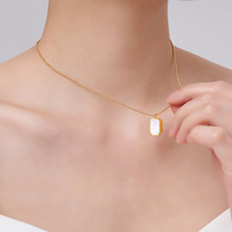 Shanghai Withdrawal Cabinet Clear Cabin Withdrawal Cabinet Ottles Discount Store Officer Net Lukewarm Wind Square Fritillary Pendant Necklace Woman