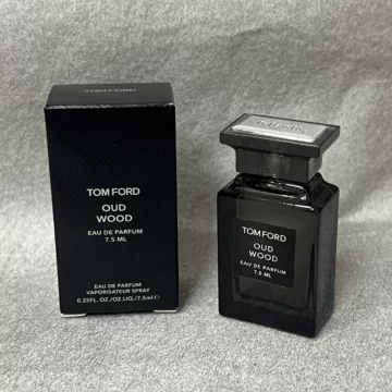 TOM FORD トムフォード OUDWOOD 目新しい ウードウッド7.5ml