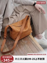 Lightweight and vintage leather shoulder dumpling bag Japanese niche large capacity soft leather shoulder bag Women wide shoulder strap