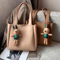 Large capacity female shoulder bag Joker shoulder bag 2021 New Tide Korean version of simple portable women tote bag