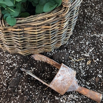 Fall in love with garden) gardening supplies iron art made of old decorative props rustic iron sheet small shovel flower shovel iron shovel