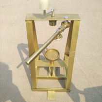 Half a catty of white porcelain bottle manual locking machine porcelain bottle sealing machine locking machine capping machine