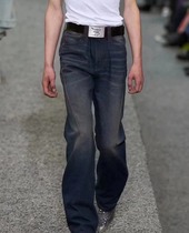 Yproject 23SS blue wash to make old mud jeans wide-powder jeans with the same Cleanfit