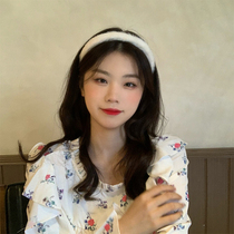 White plush hair hoop women autumn and winter wash face retro French head hoop Joker go out net red winter hair hair card