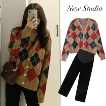 Pregnant women autumn suit Fashion Net red ocean air knitted sweater chenille wide leg pants loose autumn and winter two-piece set