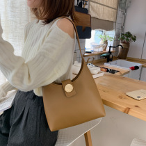 New small bag women 2021 autumn and winter New Korean solid color shoulder bag fashion foreign style simple crossbody underarm bag