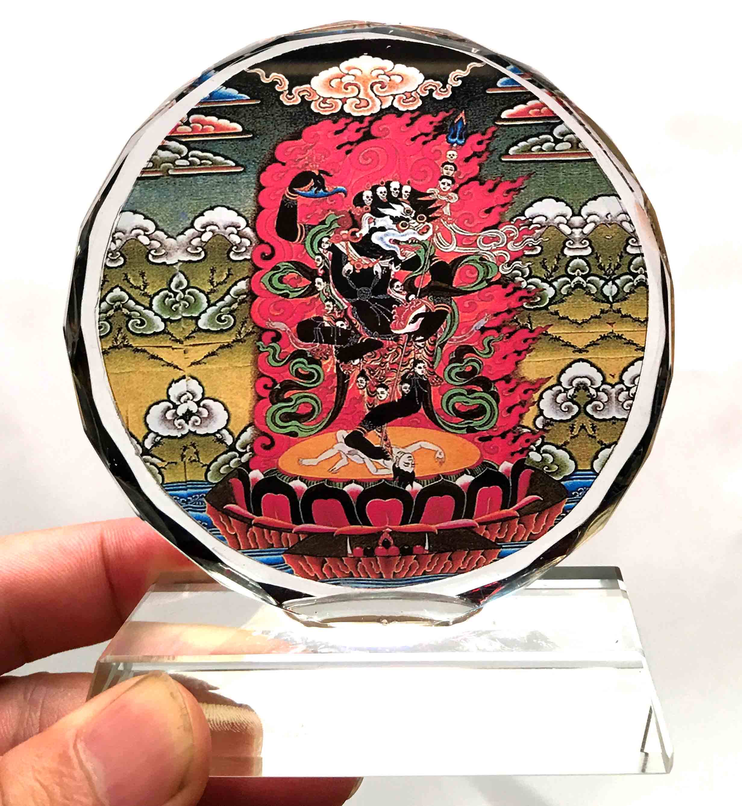 Cover up all evils and have great power. Lion face empty female diameter 8 cm crystal pendulum