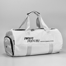  Mr Wu fitness bag Mens wet and dry separation swimming training handbag large capacity short trip oblique cross bag