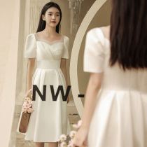 French satin light wedding dress 2021 new bride travel shooting simple certificate registration small dress retro white skirt