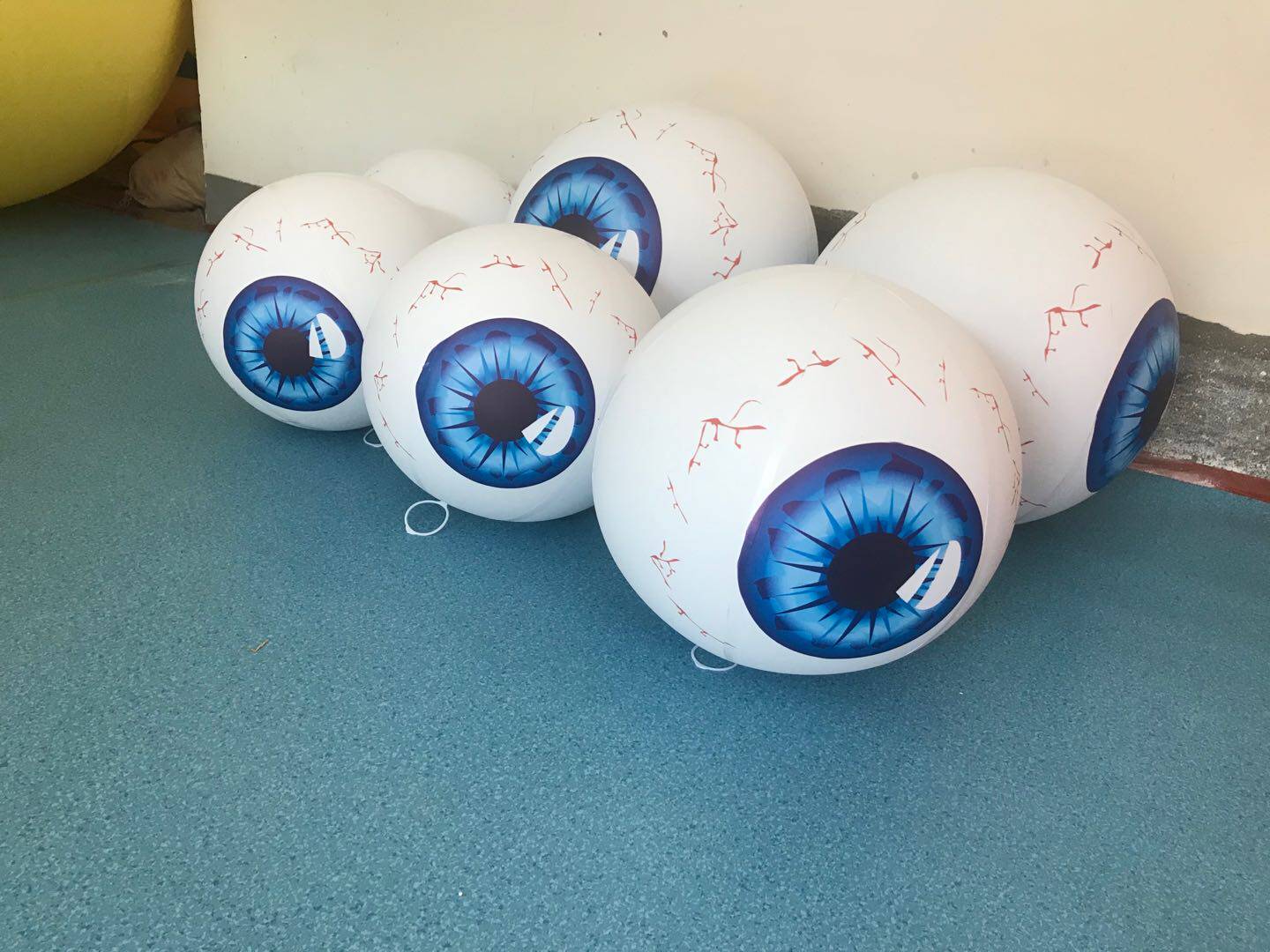 Halloween eye gas mold PVC lift balloon mall bar KTV decoration hanging closed air eye inflatable model