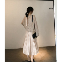 Early Autumn New chic design sense niche light luxury pleated suspender skirt two-piece set pure wind knitted dress