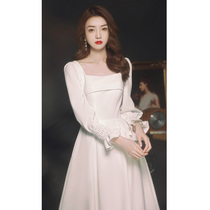 White evening dress womens new 2021 explosive high-end French temperament satin long sleeve annual banquet niche light luxury