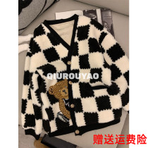 2021 Winter new plush checkerboard V-neck cardigan sweater female Korean lazy wind loose Joker coat